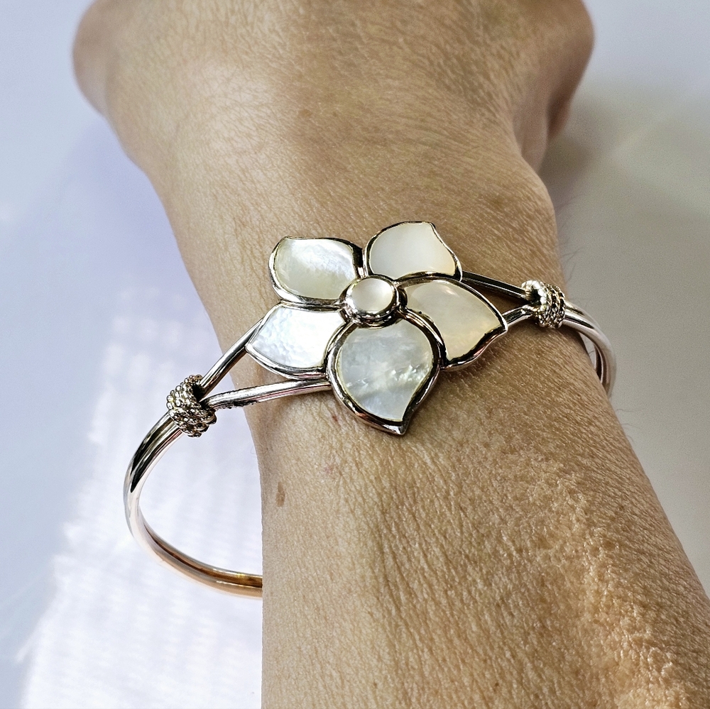 Gorgeous Natural Mother of Pearl Cuff in Sterling Silver! - Picture 6 of 10